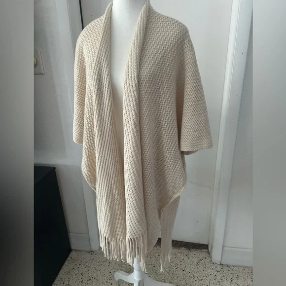Steve Madden Knit Women's poncho/shawl - Picture 1 of 6